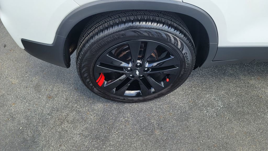 Used 2018 Chevrolet Trax LT w/ Redline Edition FWD image 13