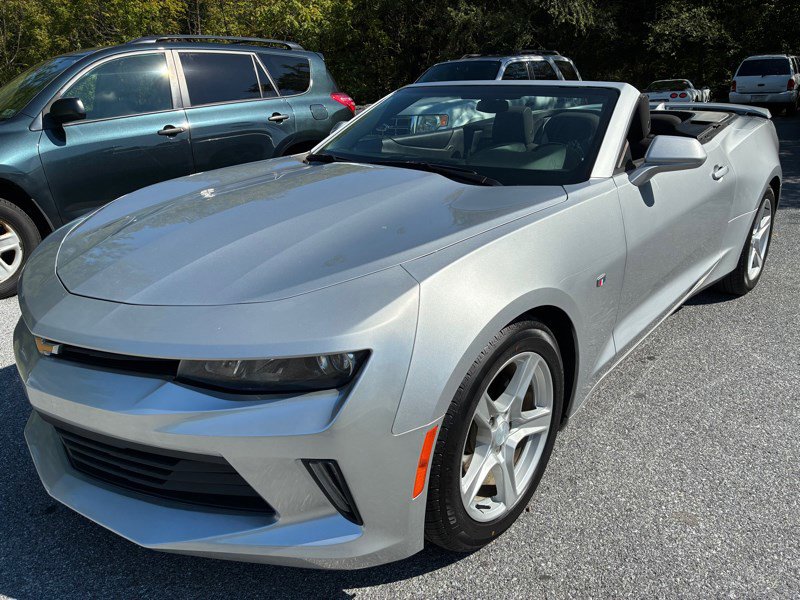 Used 2018 Chevrolet Camaro LT image 1