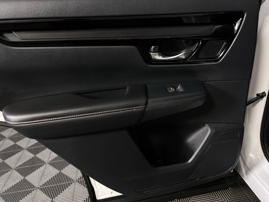 Used 2025 Honda CR-V Sport Touring image 27