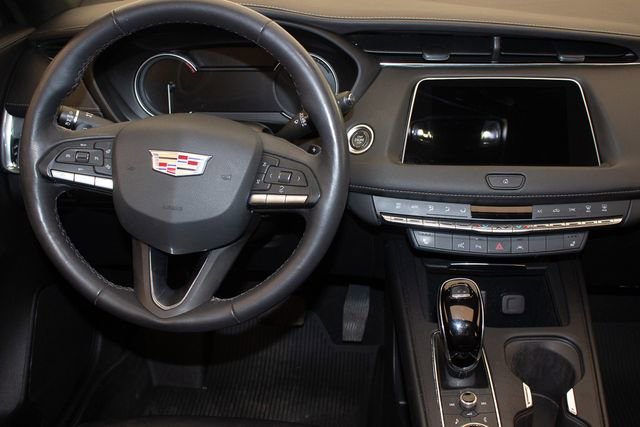 Used 2023 Cadillac XT4 Premium Luxury w/ Enhanced Visibility Package image 16