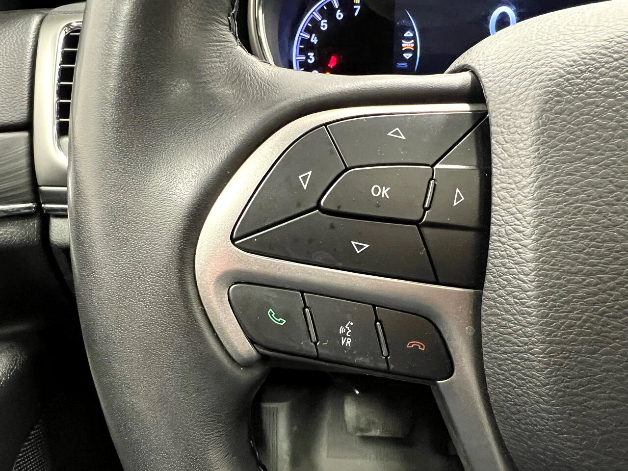 Used 2022 Jeep Grand Cherokee Limited image 25