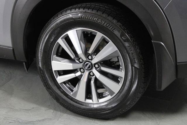 Certified 2023 Nissan Pathfinder SL w/ Black Appearance Package FWD image 15
