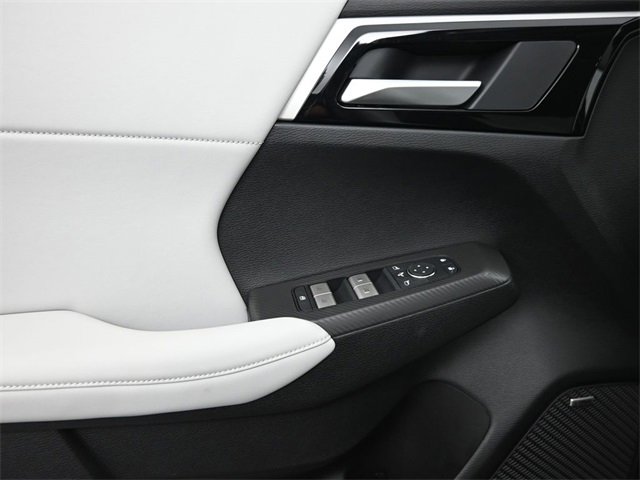 New 2025 Mitsubishi Outlander SE image 9