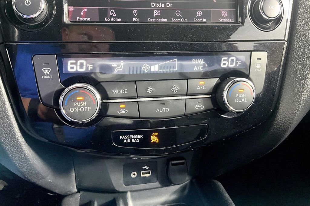 Used 2019 Nissan Rogue Sport SV w/ Technology Package FWD image 32
