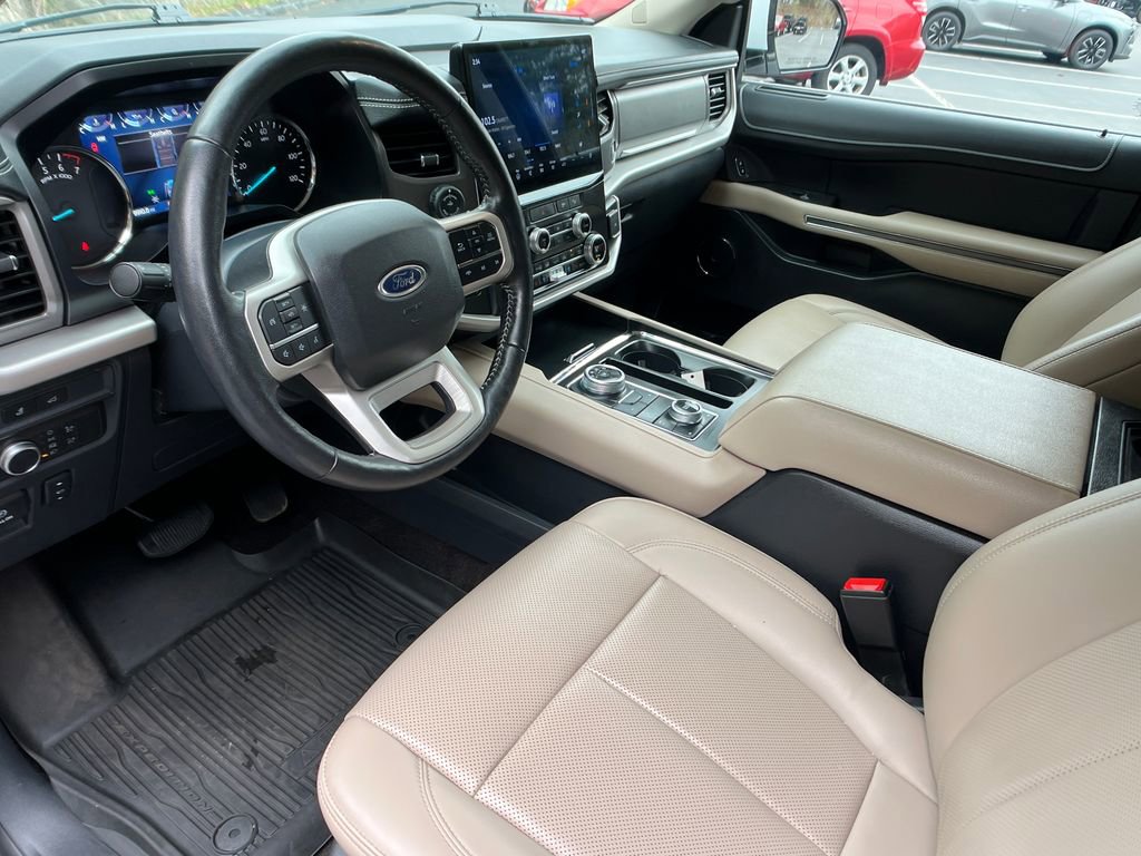 Used 2022 Ford Expedition XLT AWD/4WD image 10