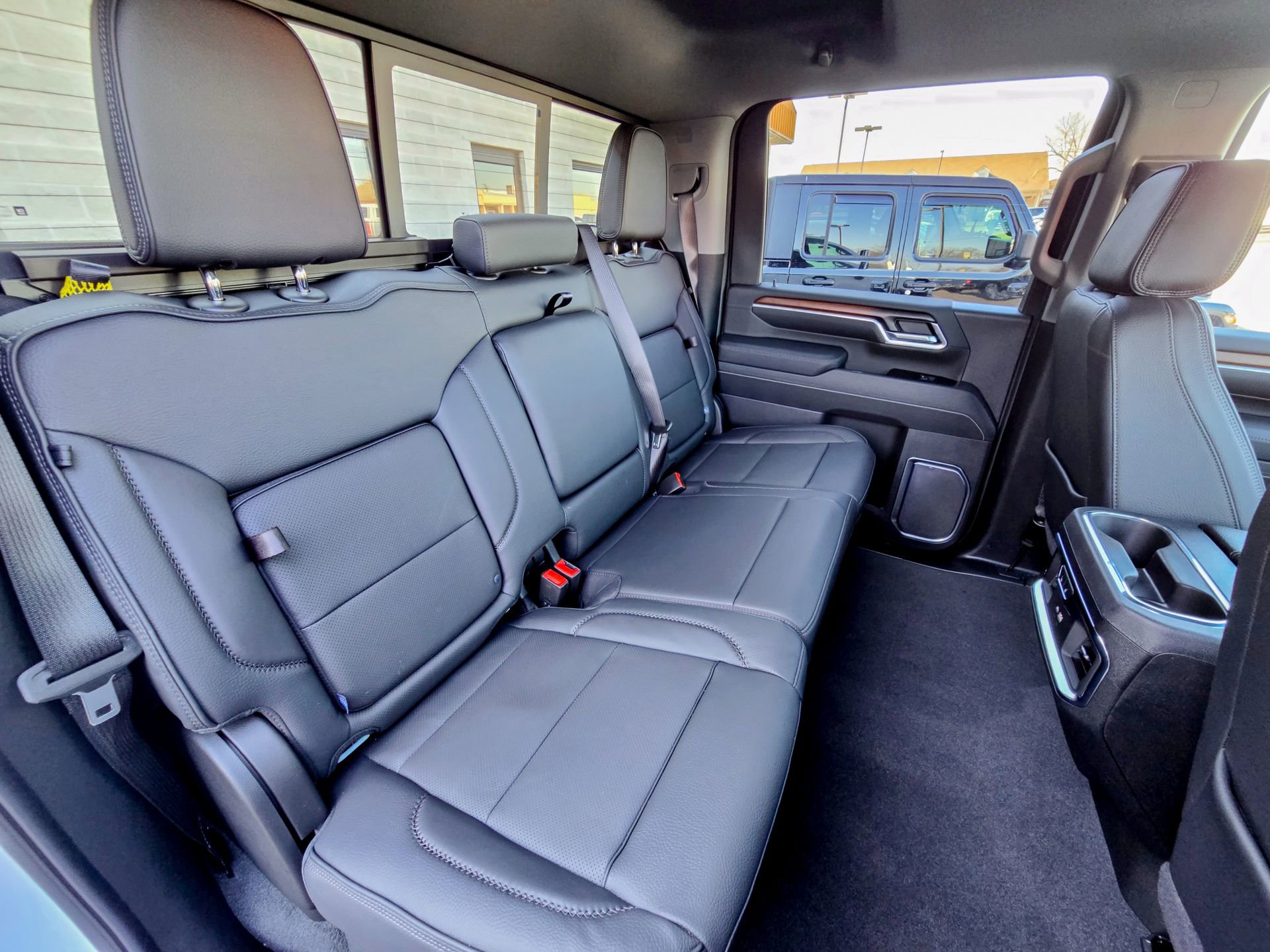 Used 2025 GMC Sierra 3500 Denali w/ Denali Reserve Package AWD/4WD image 29