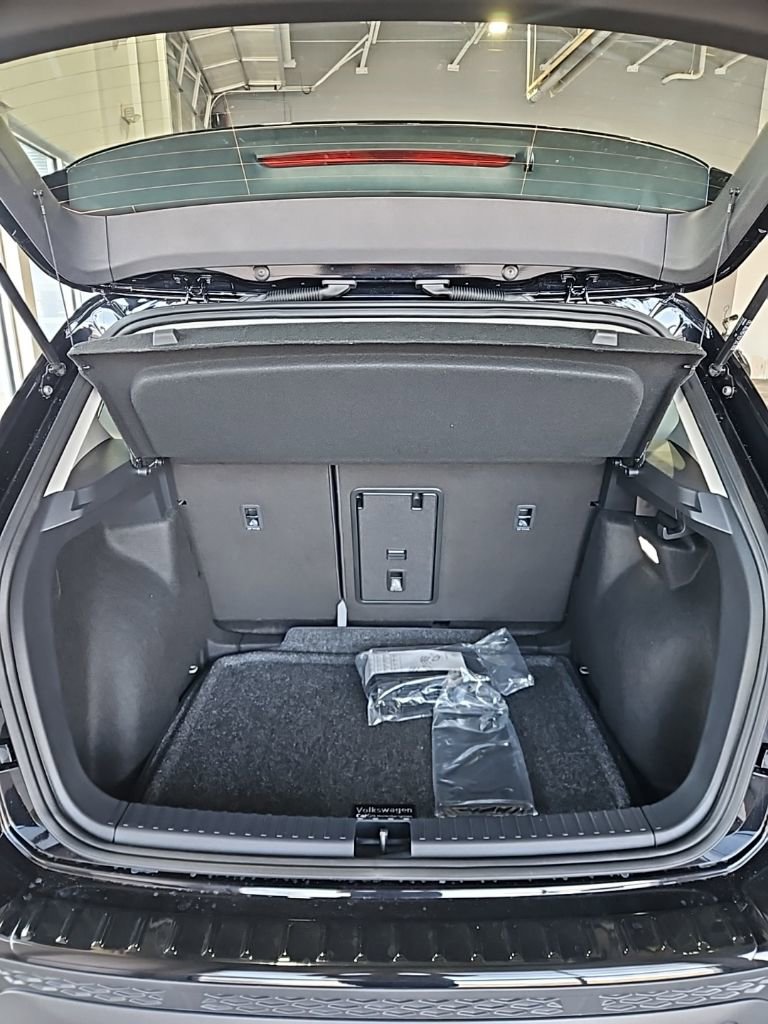 New 2026 Volkswagen Taos S image 19