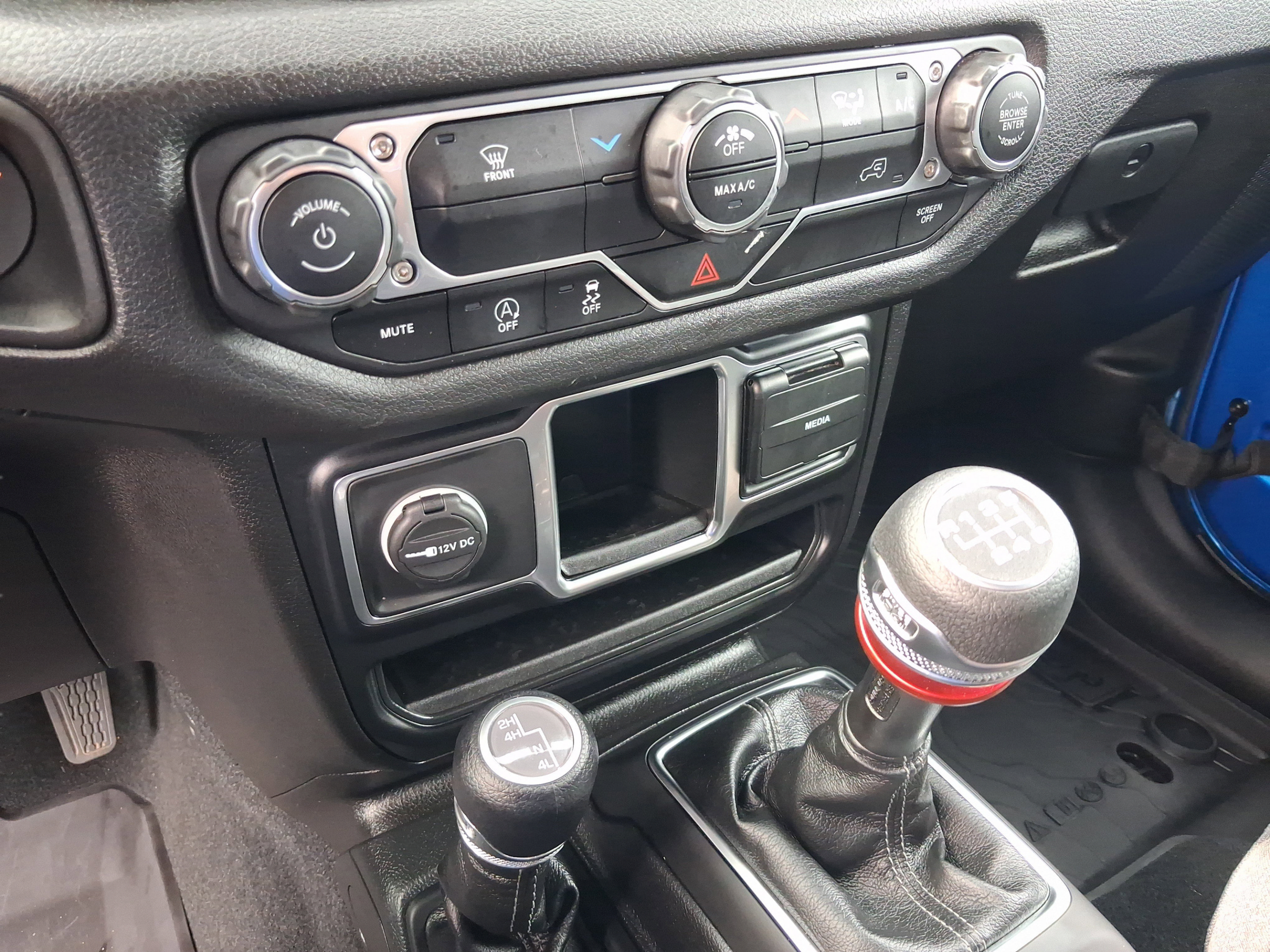 Used 2024 Jeep Wrangler Sport AWD/4WD image 14