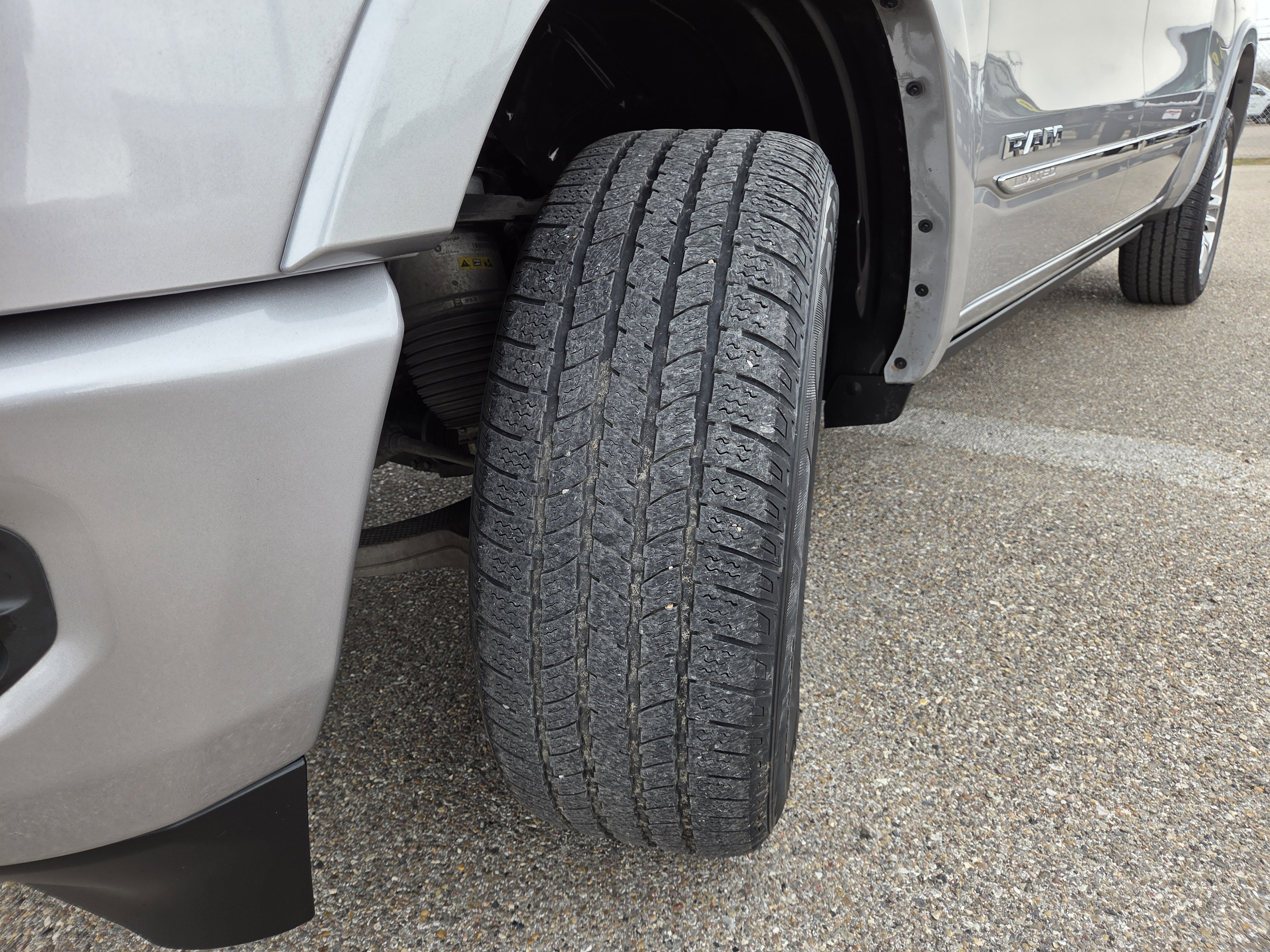 Used 2024 RAM 1500 Limited image 10