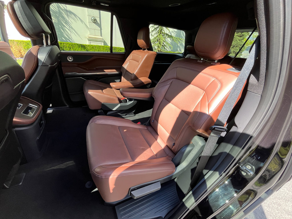 Used 2025 Lincoln Navigator Reserve image 35