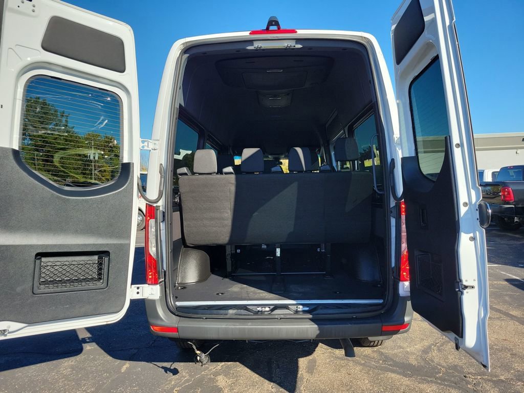 Used 2025 Mercedes-Benz Sprinter 2500 image 38