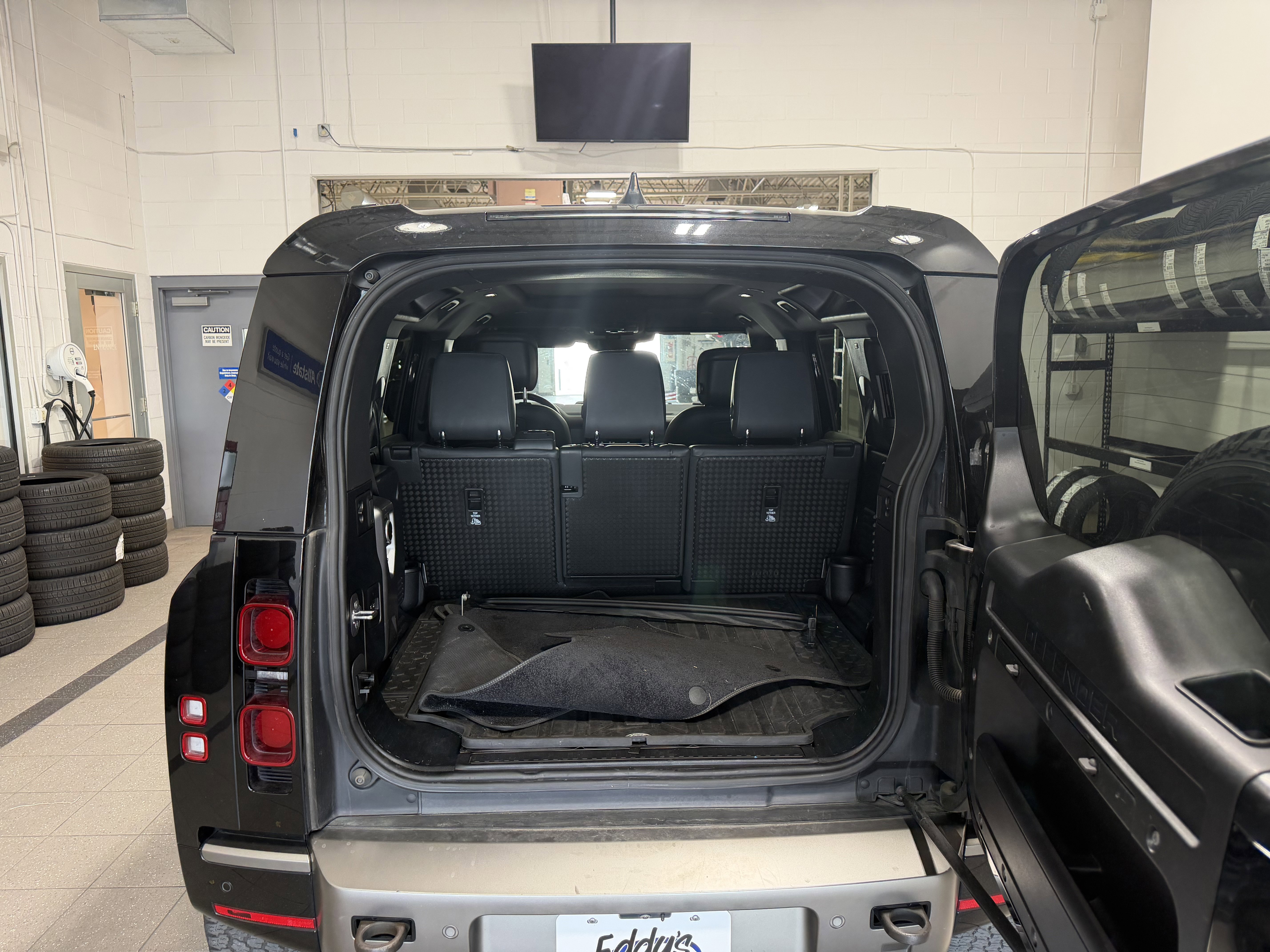 Used 2022 Land Rover Defender 110 X-Dynamic HSE AWD/4WD image 35