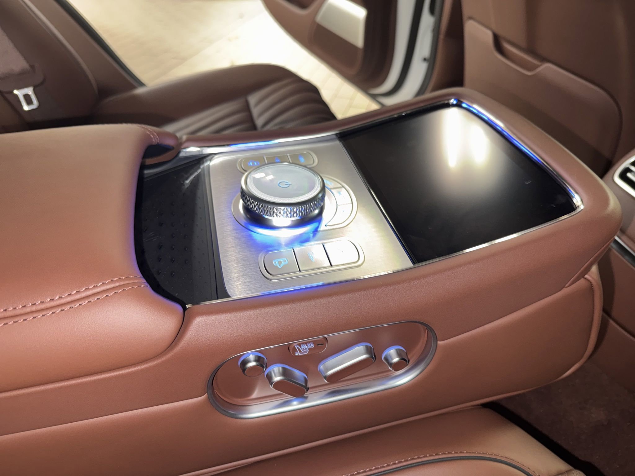 Used 2025 Genesis G90 3.5T image 20