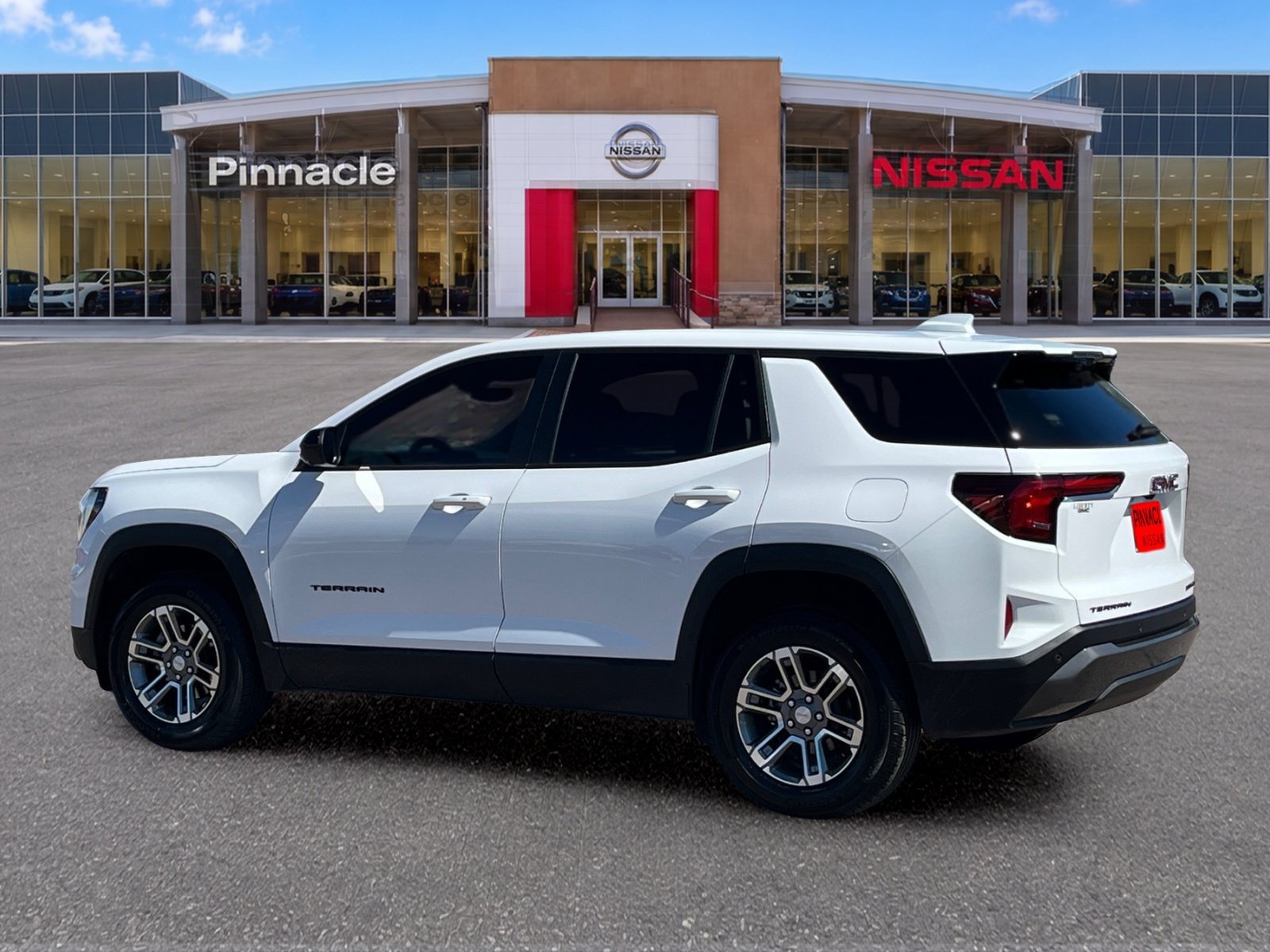 Used 2026 GMC Terrain Elevation w/ Technology Package II FWD image 4