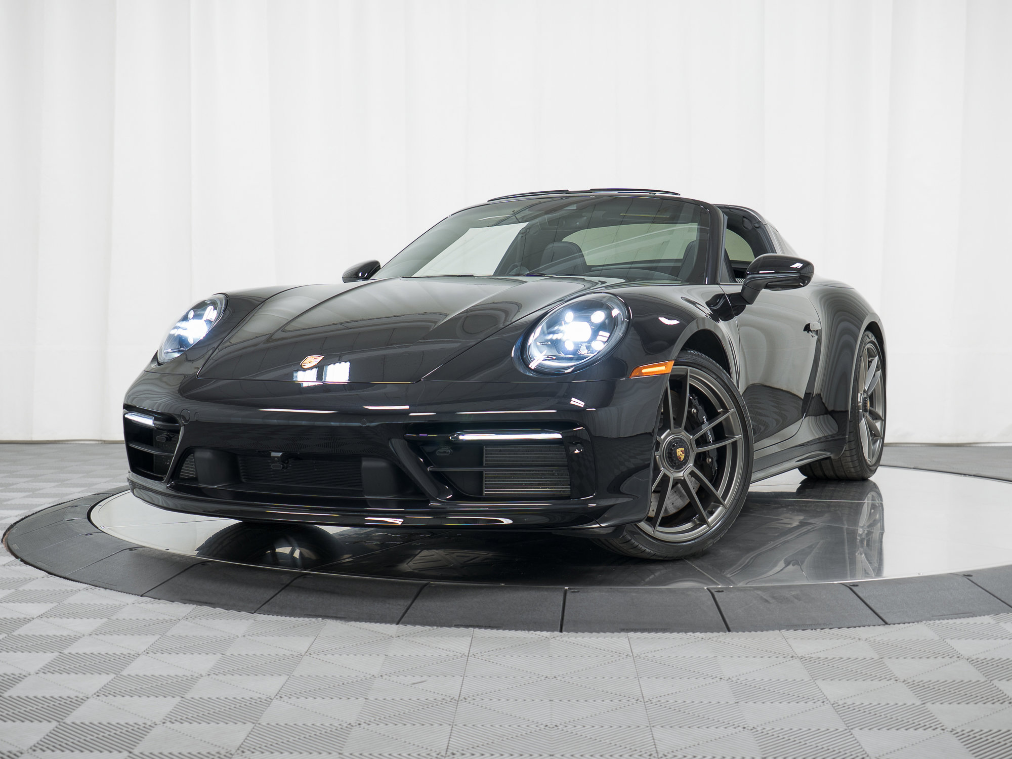 Certified 2022 Porsche 911 50th Anniversary Edition AWD/4WD image 43