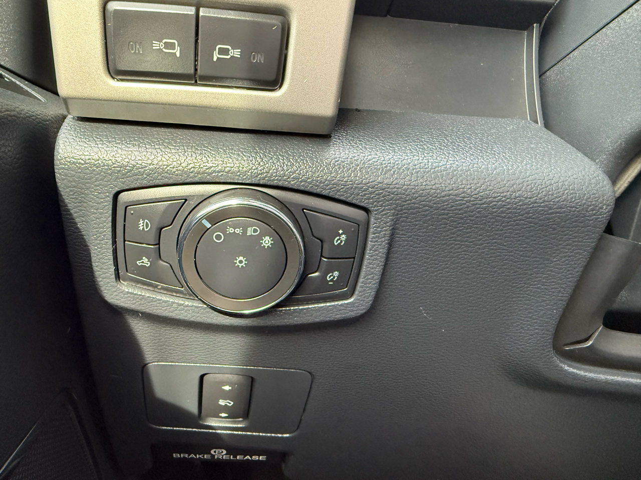 Used 2022 Ford F250 Lariat w/ Lariat Value Package image 27