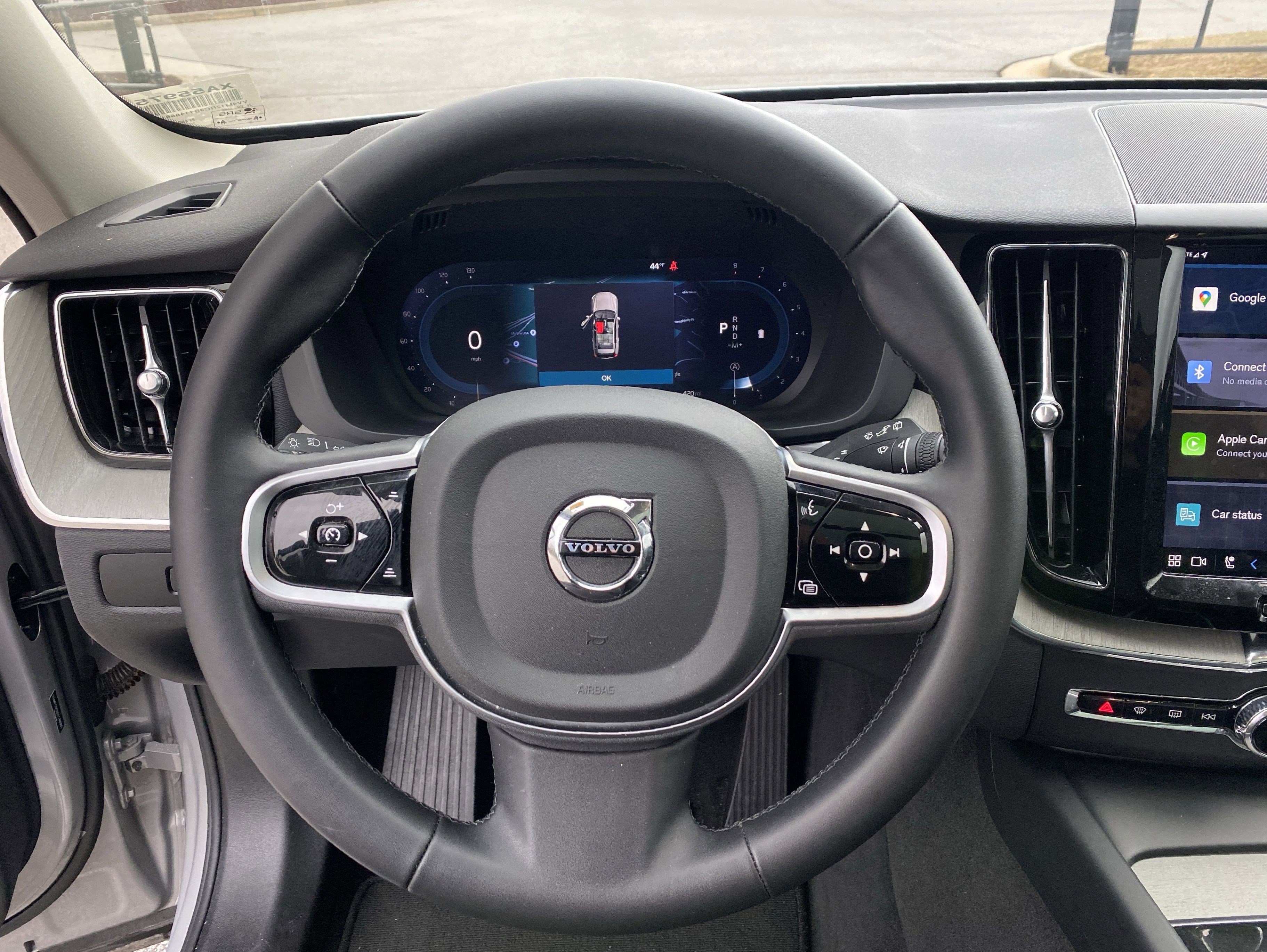 Used 2025 Volvo XC60 B5 Plus image 10