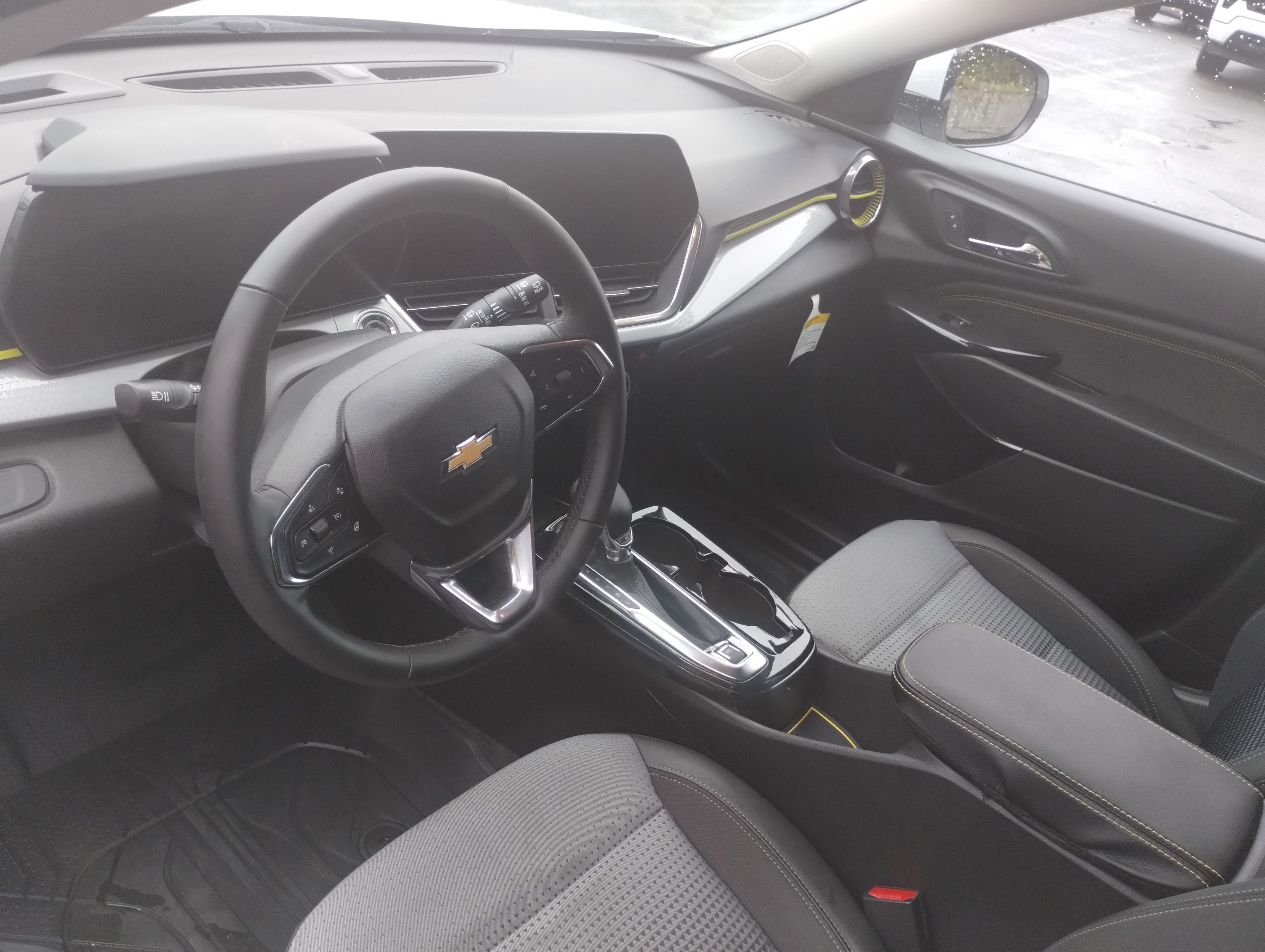 Used 2024 Chevrolet Trax LT w/ Driver Confidence Package image 9