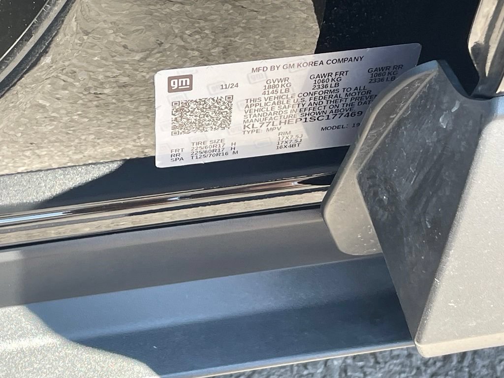 Used 2025 Chevrolet Trax LT FWD image 33