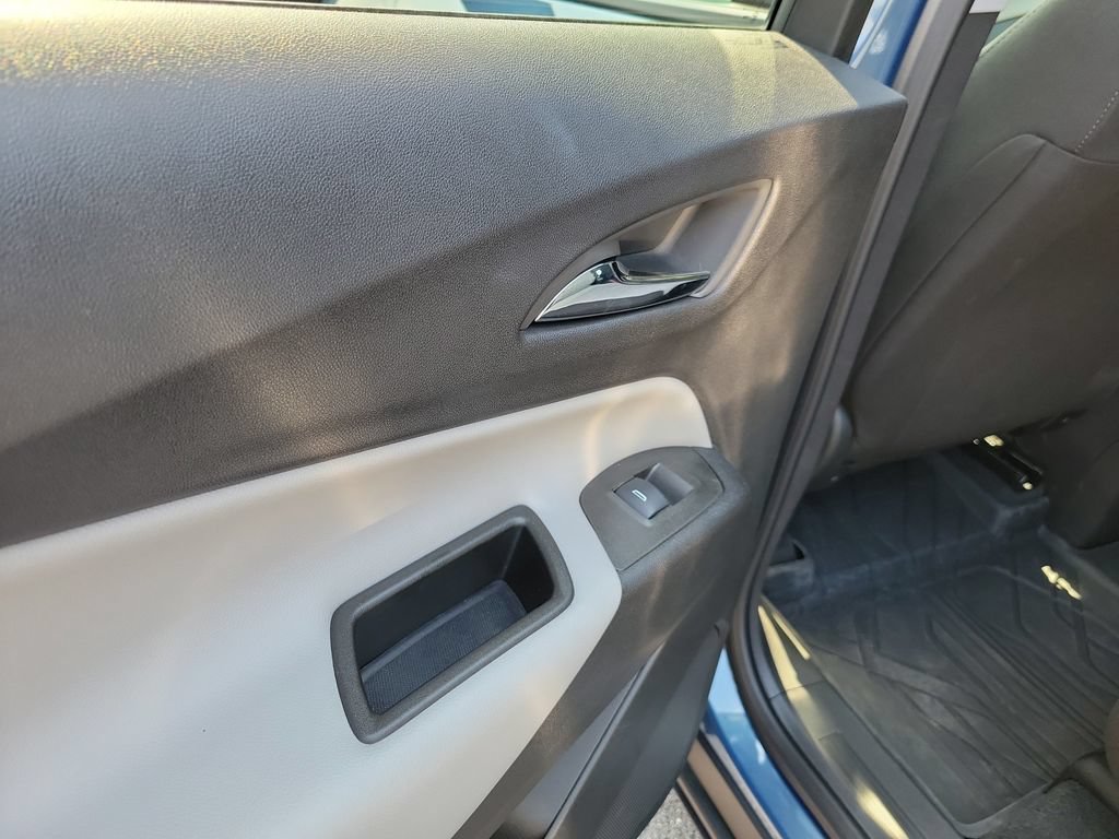 Used 2024 Chevrolet Equinox LS w/ LS Convenience Package FWD image 17