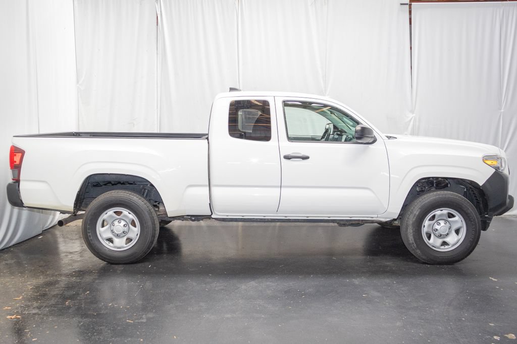 Used 2022 Toyota Tacoma SR AWD/4WD image 5