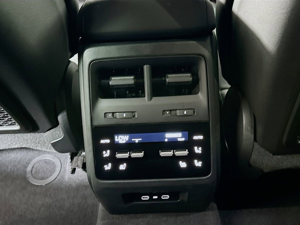 Certified 2025 Porsche Macan Electric RWD image 26