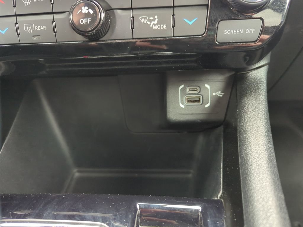 Used 2022 Jeep Compass Limited image 19