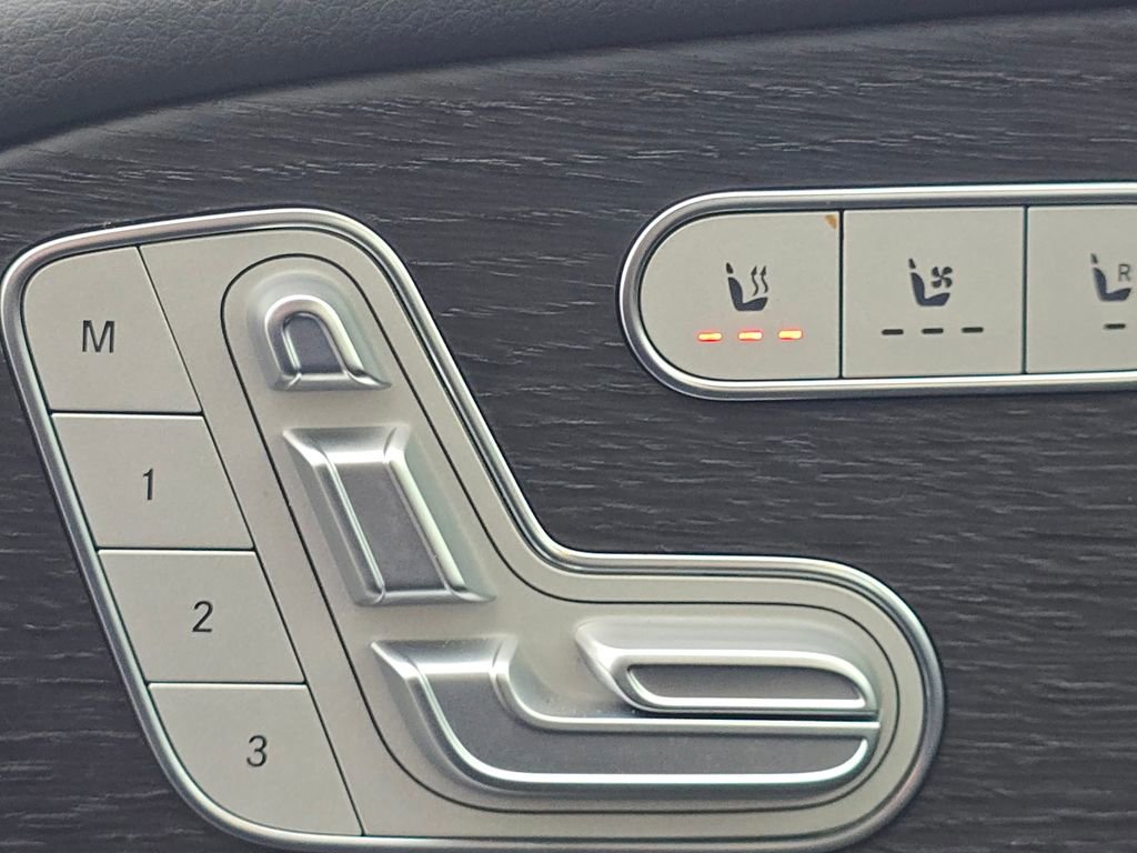 Certified 2022 Mercedes-Benz GLS 450 4MATIC image 6