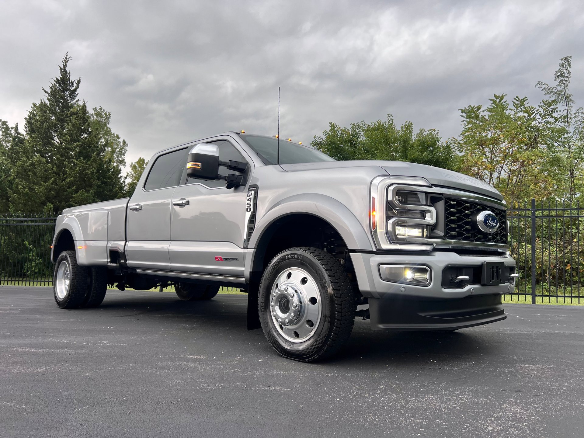 Used 2024 Ford F450 Limited w/ FX4 Off-Road Package image 32