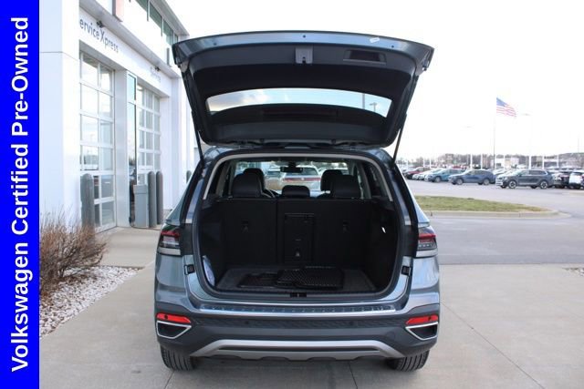 Used 2025 Volkswagen Taos SE w/ Panoramic Sunroof Package image 9