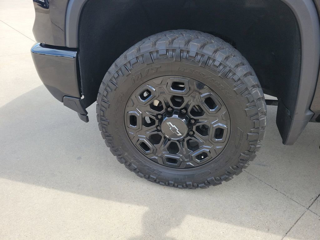 Used 2024 Chevrolet Silverado 2500 LTZ w/ LTZ Plus Package image 5