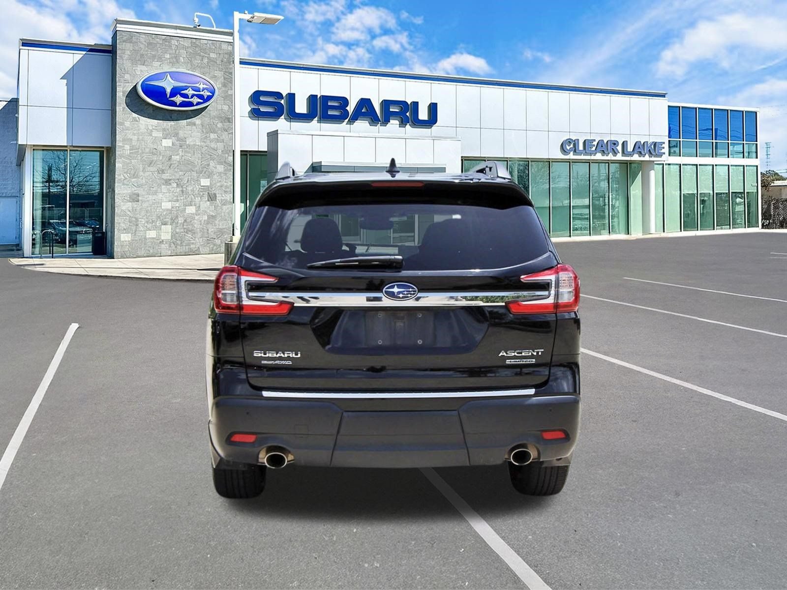 Used 2023 Subaru Ascent Limited w/ Technology Package AWD/4WD image 5