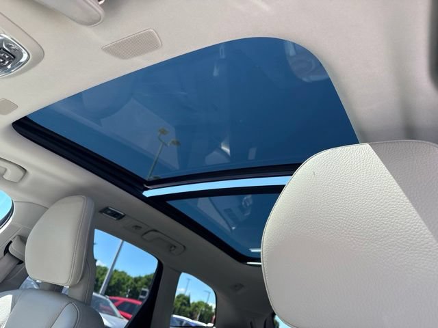 Used 2018 Volvo XC60 T5 Inscription w/ Convenience Package AWD/4WD image 9