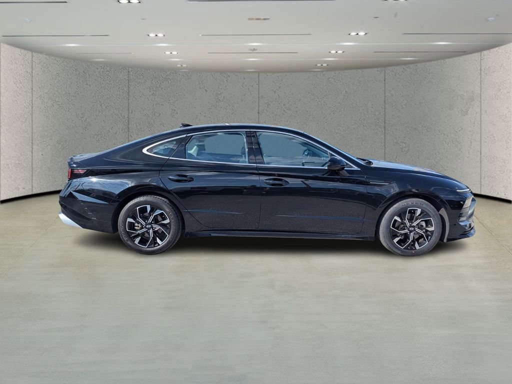 Used 2024 Hyundai Sonata SEL image 2