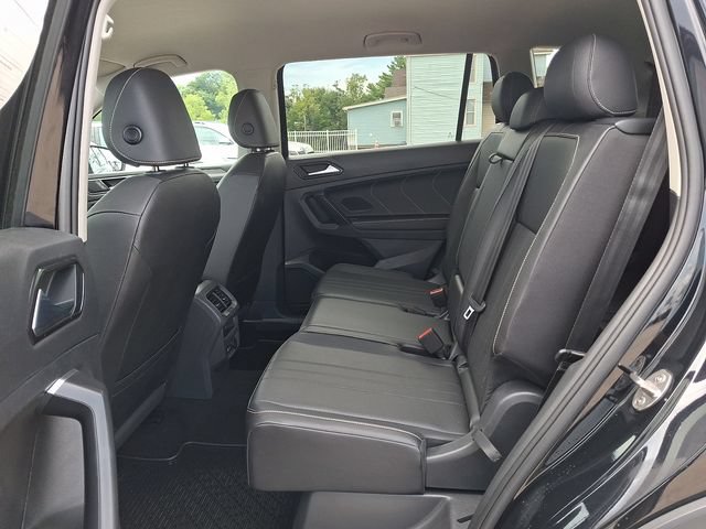 Used 2023 Volkswagen Tiguan SE FWD image 11