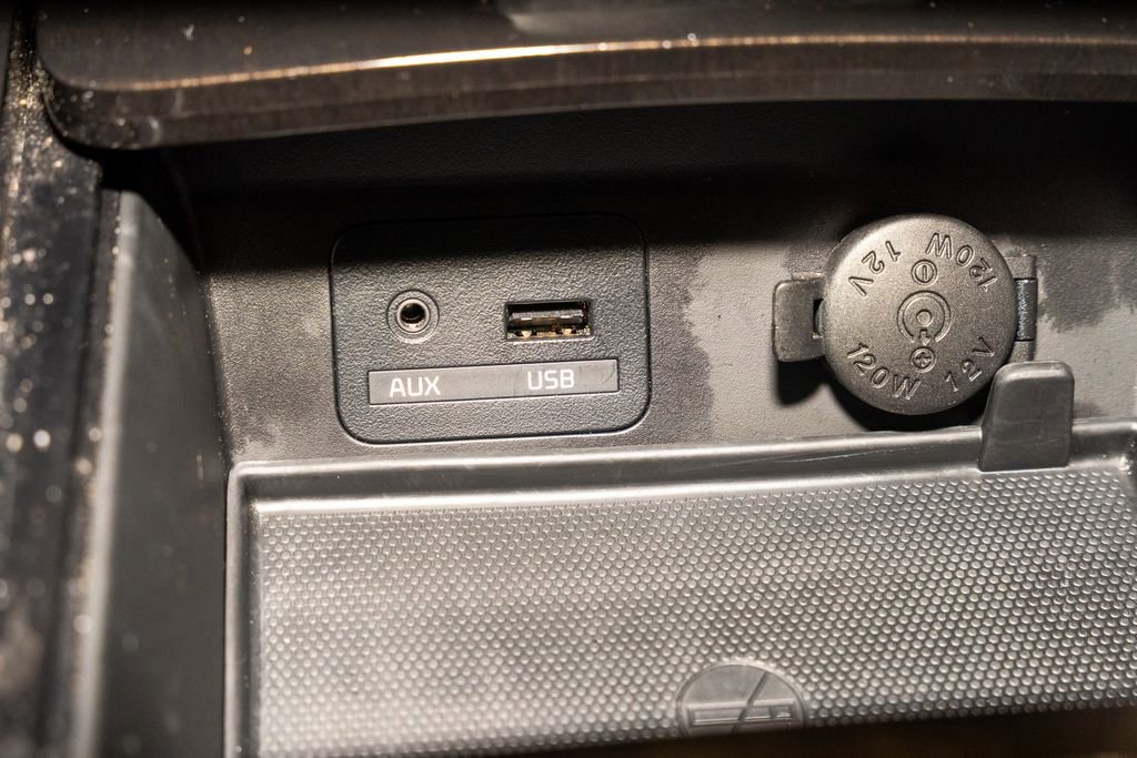 Used 2014 Kia Cadenza Premium w/ Luxury Package image 16