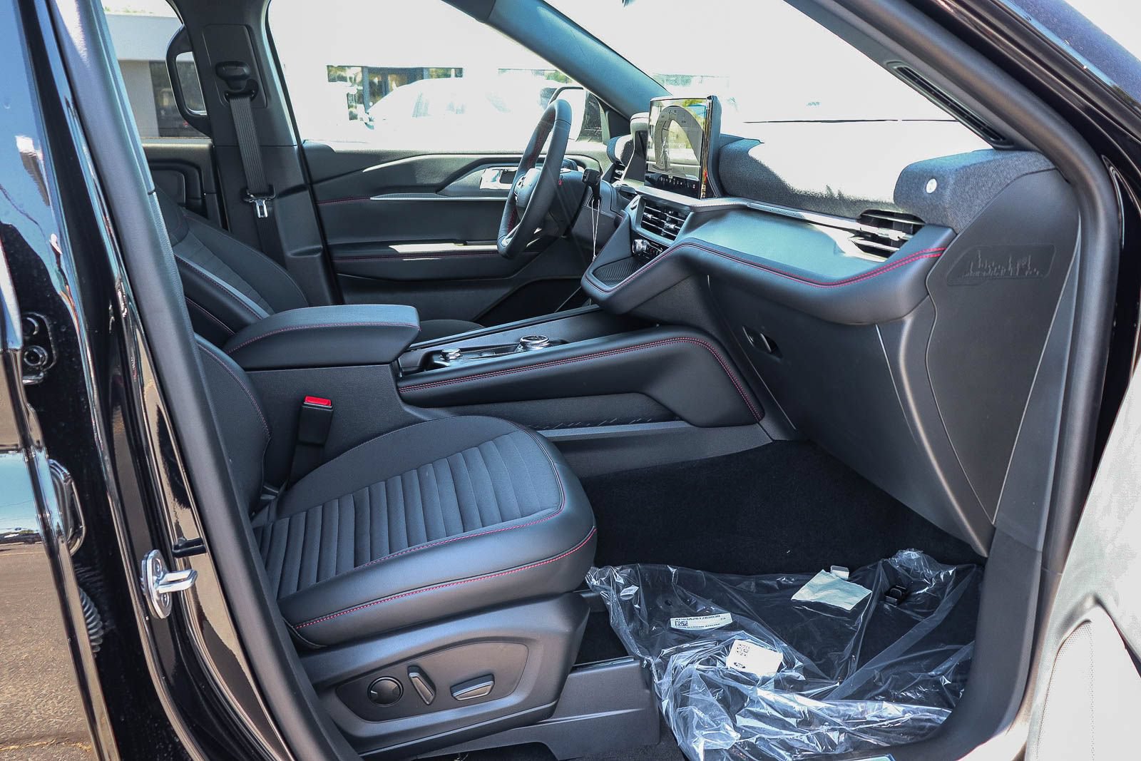 New 2026 Ford Explorer ST-Line w/ ST-Line Street Pack RWD image 16