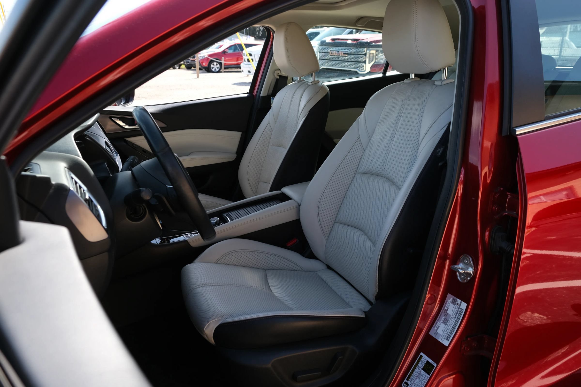 Used 2017 MAZDA MAZDA3 Grand Touring w/ Premium Equipment Package FWD image 9