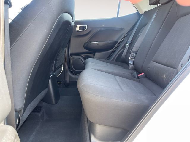 Used 2021 Hyundai Venue SE image 27