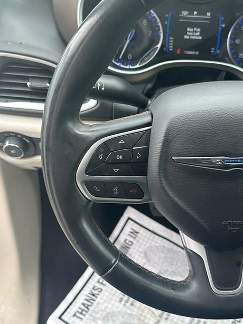 Used 2017 Chrysler Pacifica Touring-L FWD image 22