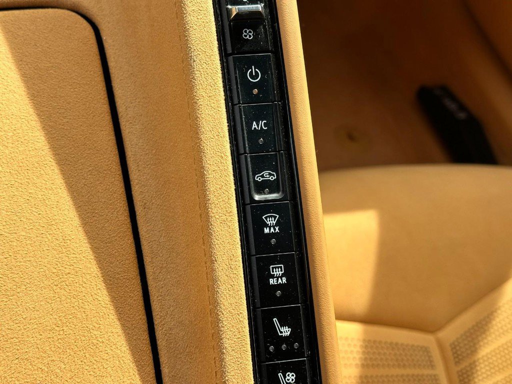 Used 2021 Chevrolet Corvette Stingray Premium Cpe w/ Z51 Performance Package image 23