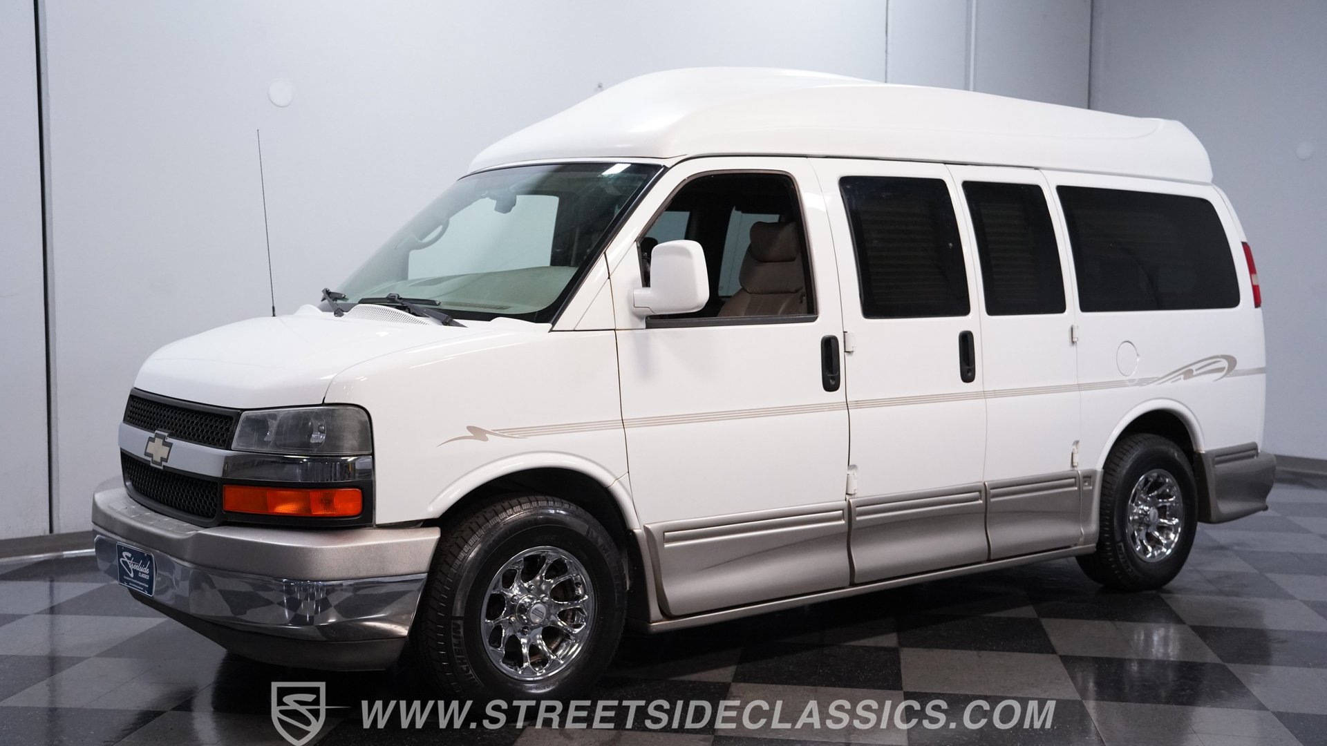 Used 2007 Chevrolet Express 1500 w/ Preferred Equipment Group RWD image 7