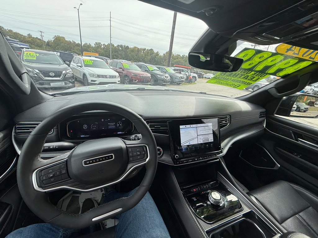 Used 2024 Jeep Wagoneer L Series II w/ Flexible Seating Group image 25