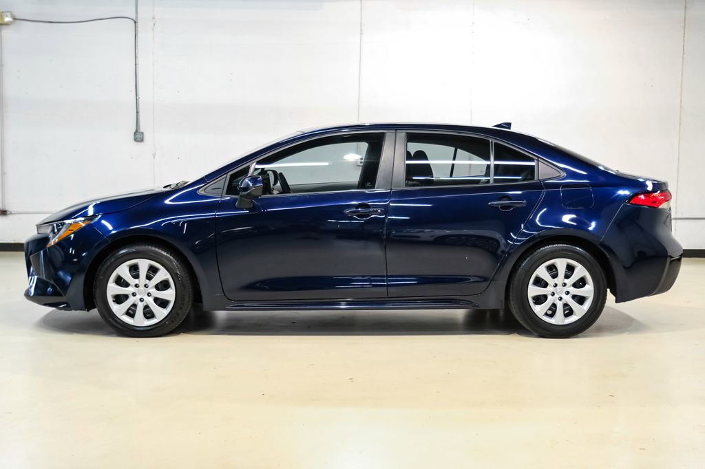 Used 2022 Toyota Corolla LE FWD image 11