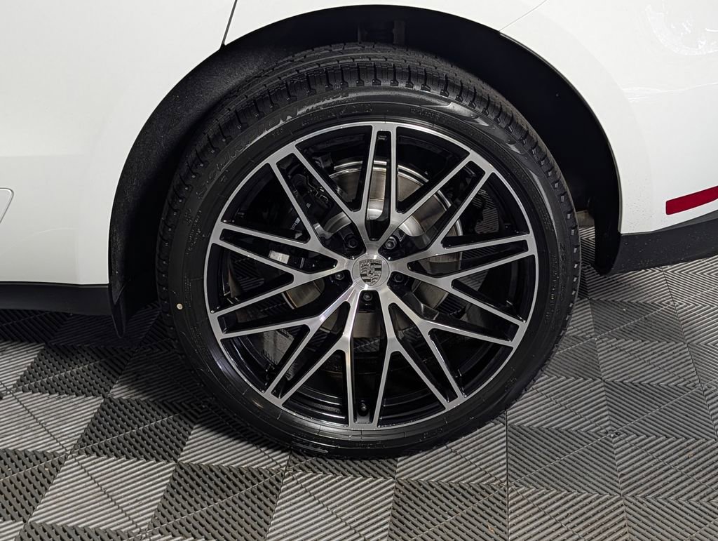 New 2026 Porsche Macan image 12