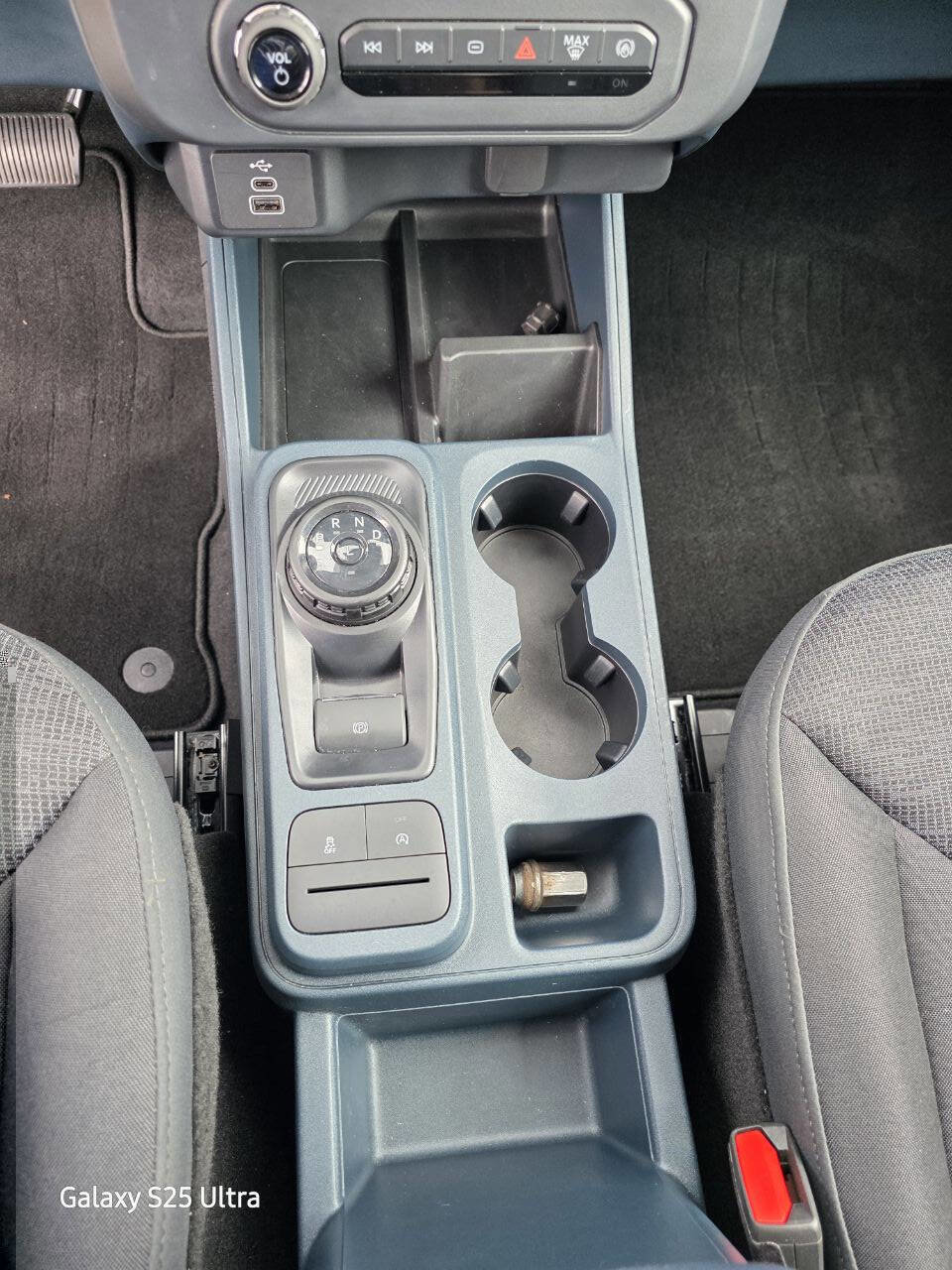 Used 2025 Ford Maverick XL w/ Equipment Group 102A image 27