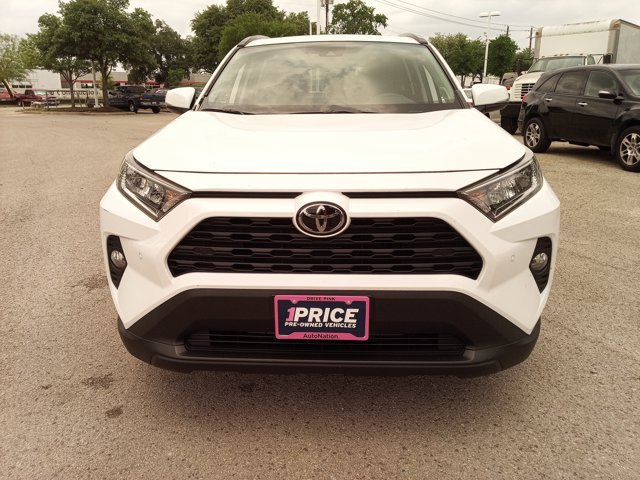 Used 2020 Toyota RAV4 XLE Premium image 2