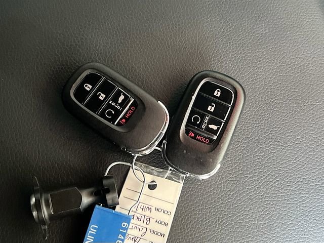 Used 2025 Honda Pilot Black Edition image 33