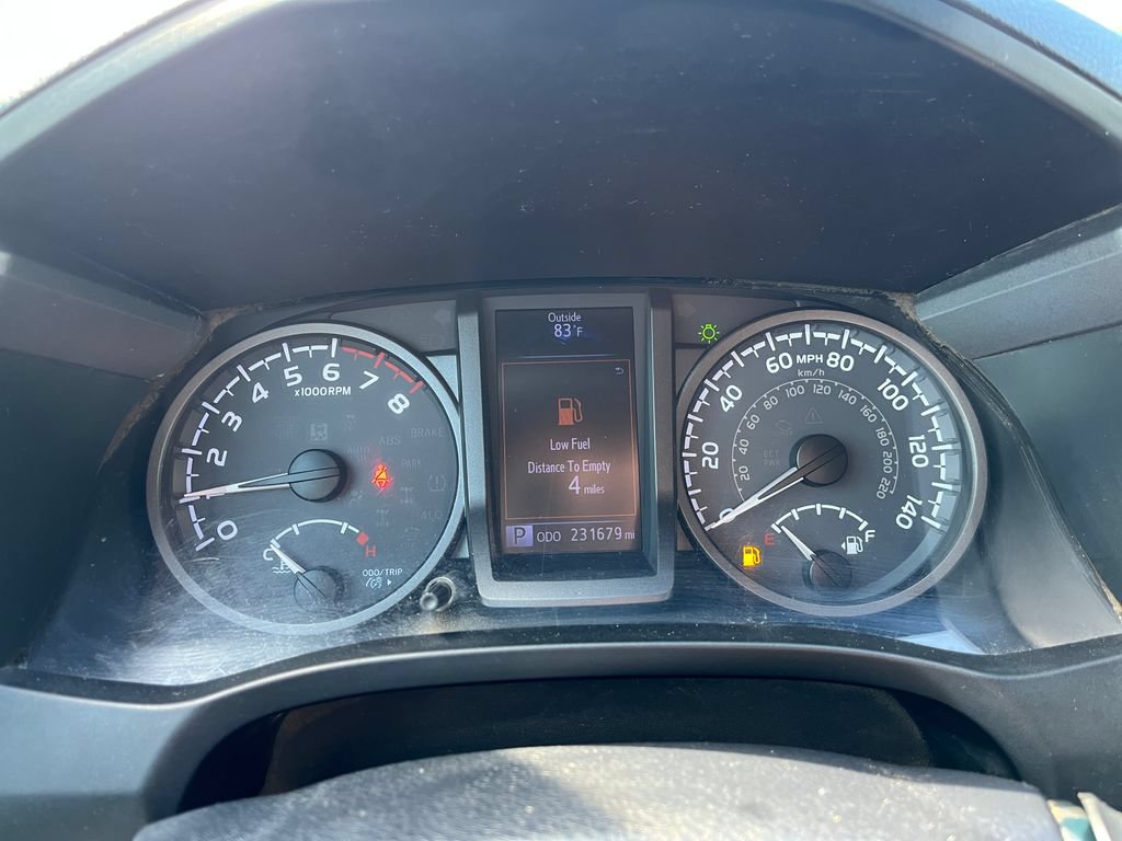 Used 2018 Toyota Tacoma TRD Off-Road AWD/4WD image 14