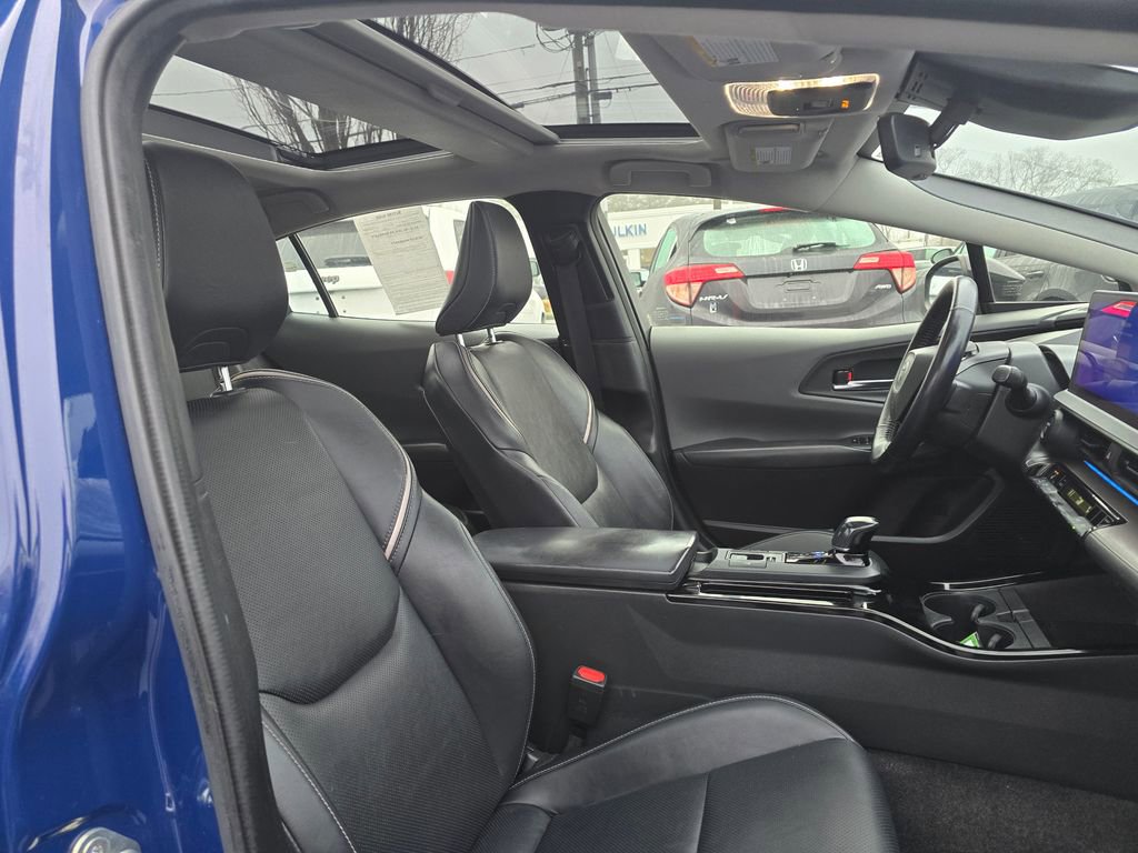 Used 2023 Toyota Prius XLE AWD/4WD image 12